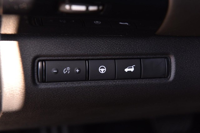 Nissan Pathfinder Vehicle Image 11