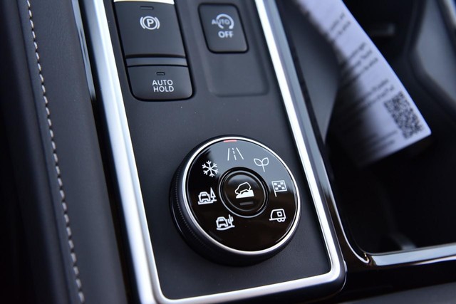 Nissan Pathfinder Vehicle Image 18