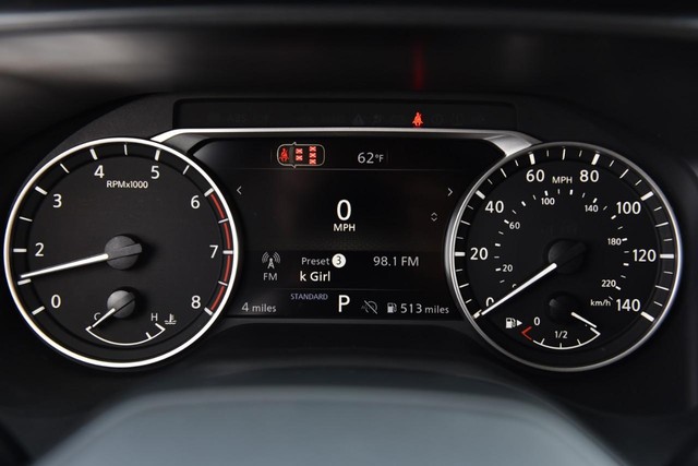 Nissan Rogue Vehicle Image 12