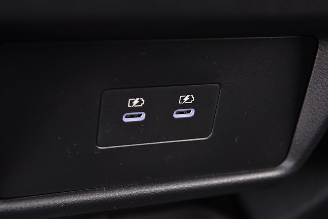 Nissan Rogue Vehicle Image 23