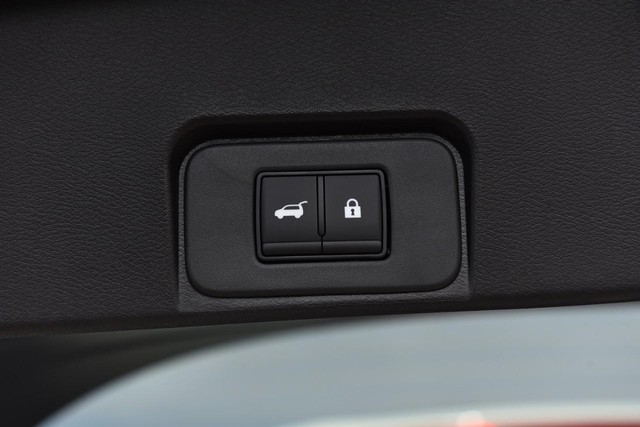 Nissan Rogue Vehicle Image 25