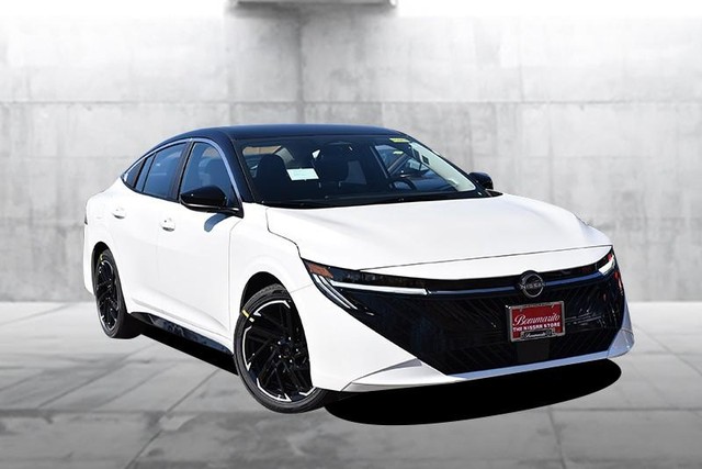 Nissan Sentra Vehicle Full-screen Gallery Image 2