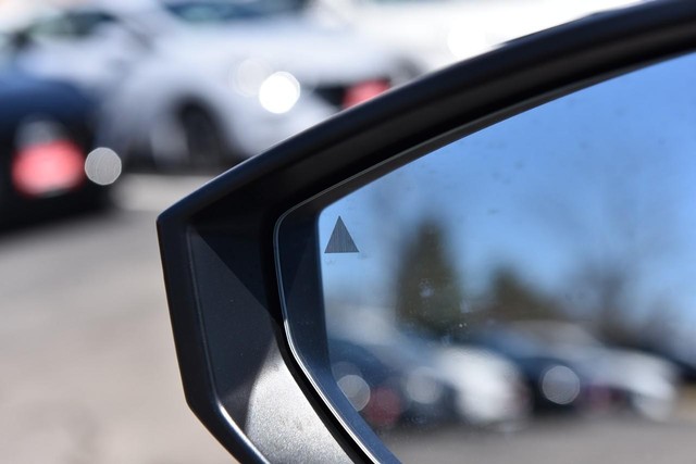 Nissan Sentra Vehicle Full-screen Gallery Image 10