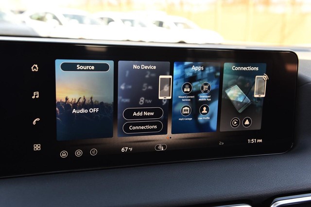 Nissan Sentra Vehicle Full-screen Gallery Image 14