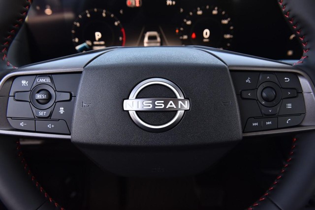 Nissan Sentra Vehicle Full-screen Gallery Image 19