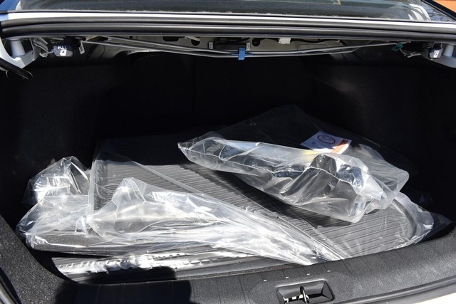 Nissan Sentra Vehicle Full-screen Gallery Image 24