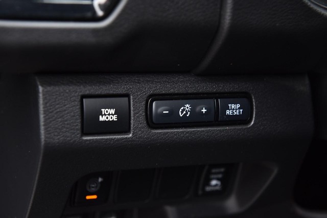 Nissan Frontier Vehicle Image 14