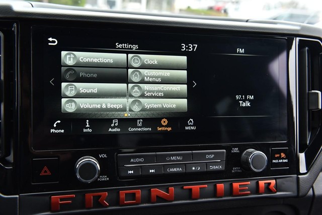 Nissan Frontier Vehicle Image 21