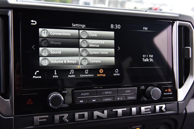 Nissan Frontier Vehicle Full-screen Gallery Image 18