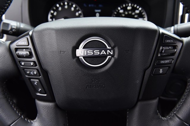 Nissan Frontier Vehicle Full-screen Gallery Image 22