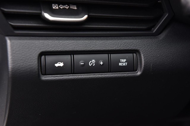 Nissan Altima Vehicle Full-screen Gallery Image 11