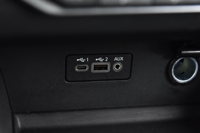 Nissan Altima Vehicle Full-screen Gallery Image 16