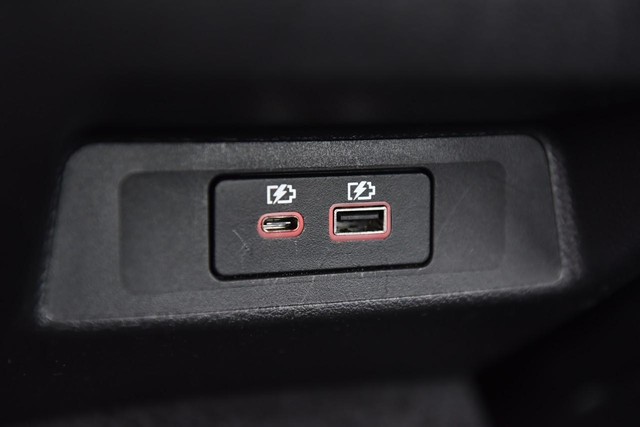 Nissan Altima Vehicle Full-screen Gallery Image 22