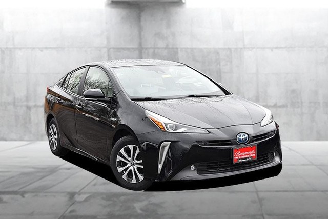 Toyota Prius Vehicle Full-screen Gallery Image 2