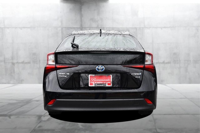 Toyota Prius Vehicle Full-screen Gallery Image 6