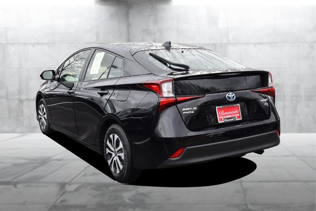 Toyota Prius Vehicle Full-screen Gallery Image 7