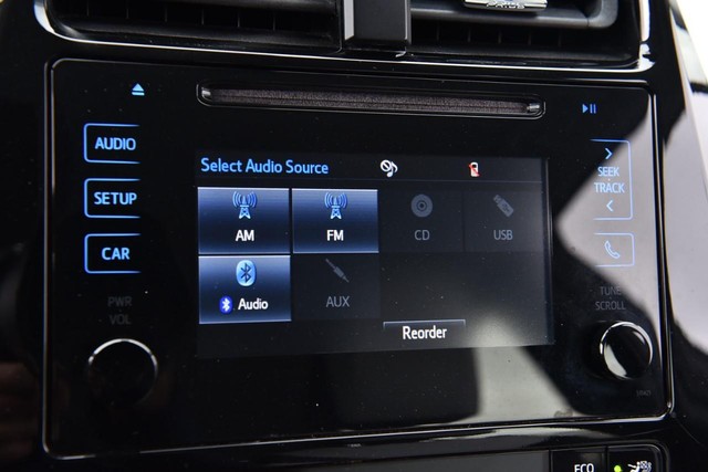 Toyota Prius Vehicle Full-screen Gallery Image 15