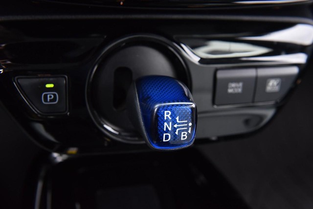 Toyota Prius Vehicle Full-screen Gallery Image 17