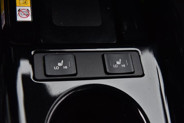 Toyota Prius Vehicle Full-screen Gallery Image 20