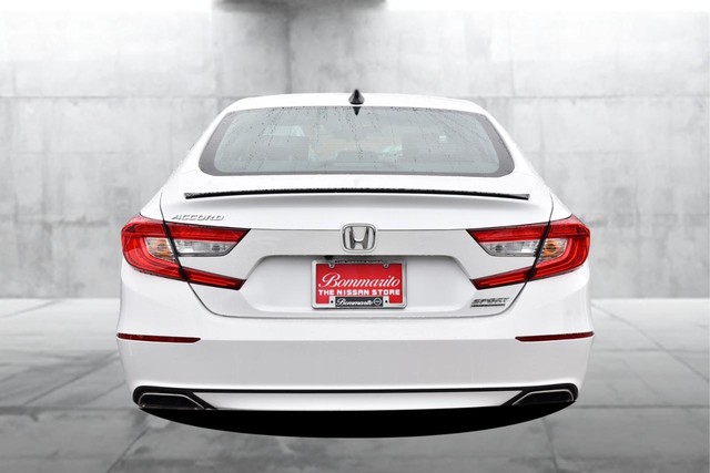 Honda Accord Sedan Vehicle Full-screen Gallery Image 06