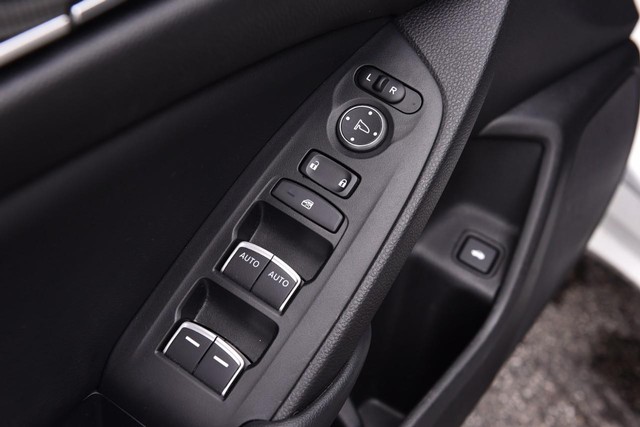 Honda Accord Sedan Vehicle Full-screen Gallery Image 09