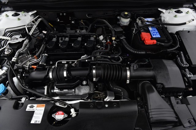 Honda Accord Sedan Vehicle Full-screen Gallery Image 27