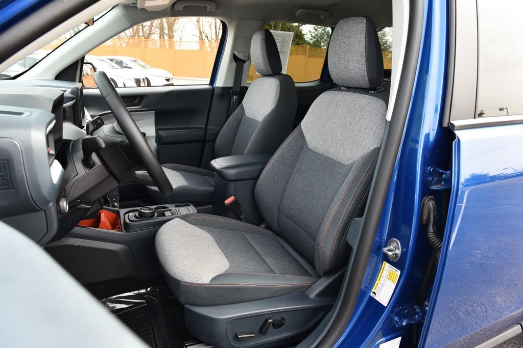 Ford Maverick Vehicle Full-screen Gallery Image 19