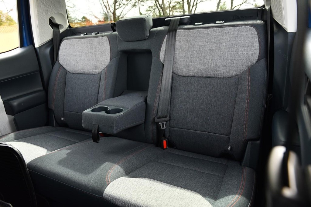 Ford Maverick Vehicle Full-screen Gallery Image 21