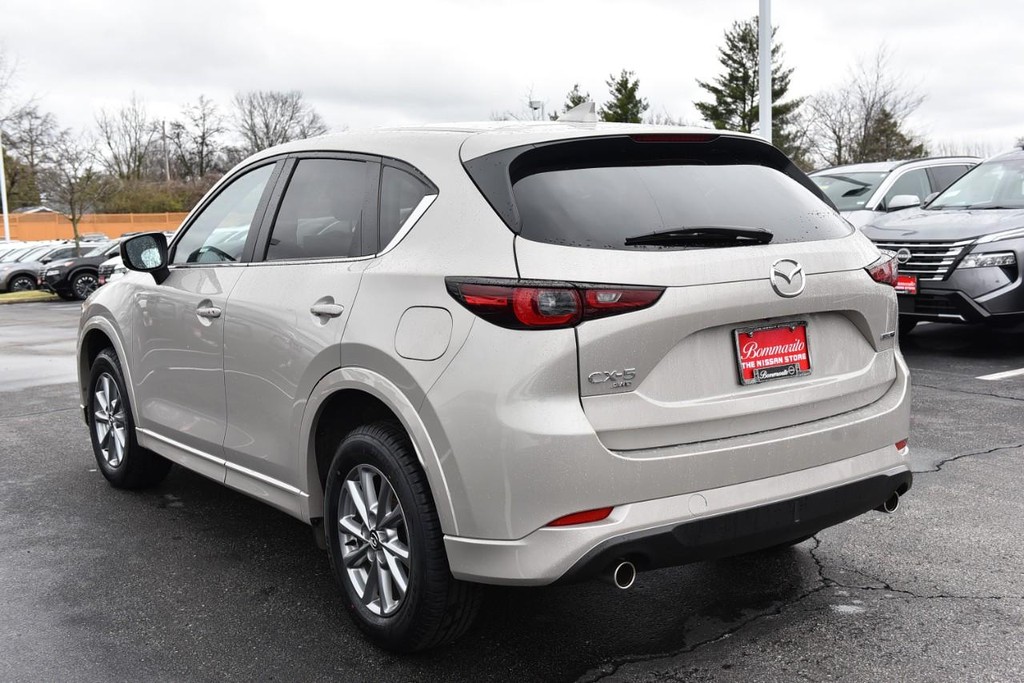 Mazda CX-5 Vehicle Full-screen Gallery Image 7