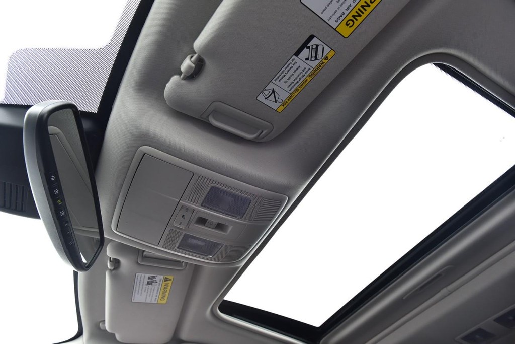 Mazda CX-5 Vehicle Full-screen Gallery Image 22