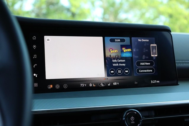 Nissan Murano Vehicle Image 13