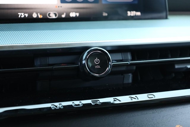Nissan Murano Vehicle Image 16