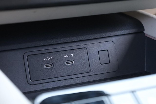 Nissan Murano Vehicle Image 18
