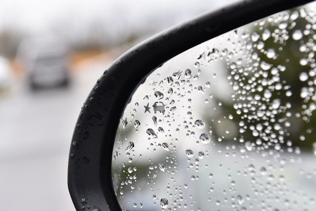 Buick Encore GX Vehicle Full-screen Gallery Image 10