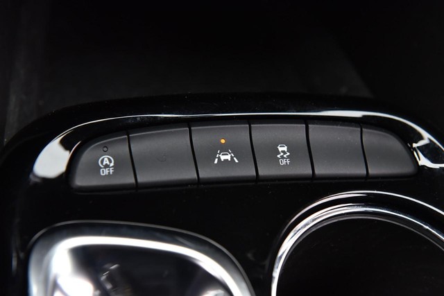 Buick Encore GX Vehicle Full-screen Gallery Image 17