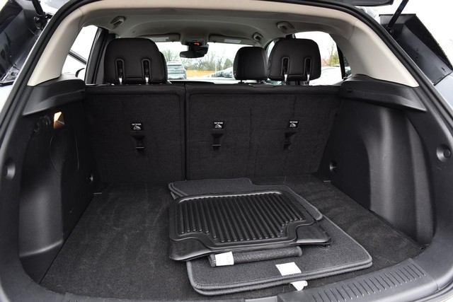 Buick Encore GX Vehicle Full-screen Gallery Image 24