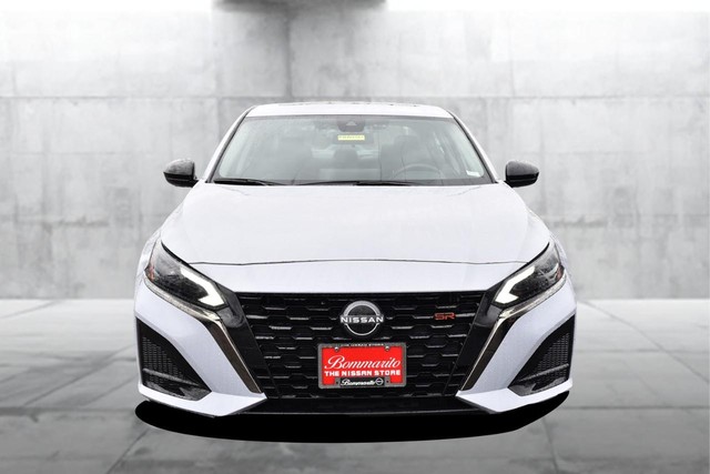 Nissan Altima Vehicle Image 04