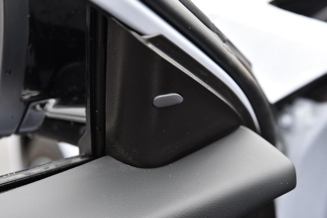 Nissan Altima Vehicle Image 10