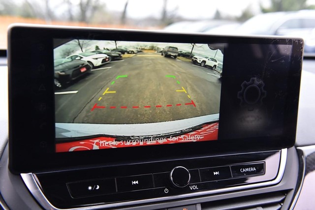 Nissan Altima Vehicle Image 13