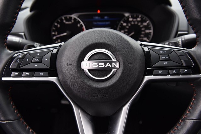 Nissan Altima Vehicle Image 18