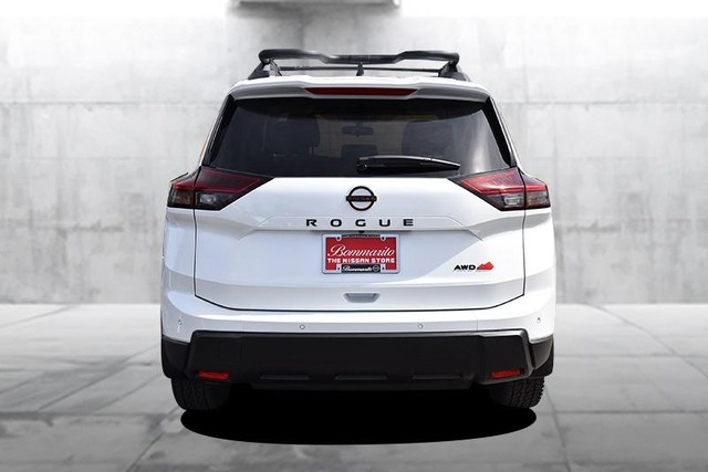 Nissan Rogue Vehicle Full-screen Gallery Image 6