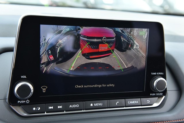 Nissan Rogue Vehicle Full-screen Gallery Image 16