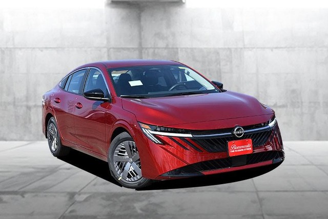 Nissan Sentra Vehicle Full-screen Gallery Image 2