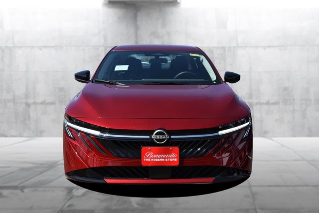 Nissan Sentra Vehicle Full-screen Gallery Image 4