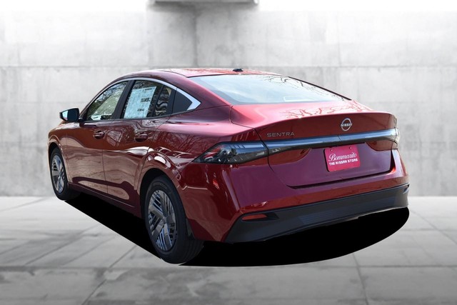 Nissan Sentra Vehicle Full-screen Gallery Image 7