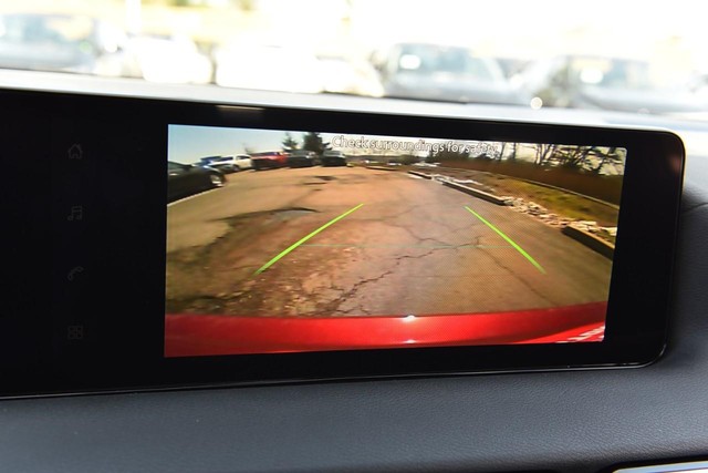 Nissan Sentra Vehicle Full-screen Gallery Image 13