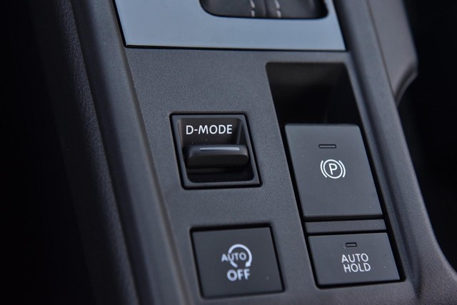 Nissan Sentra Vehicle Full-screen Gallery Image 19