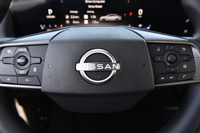 Nissan Sentra Vehicle Full-screen Gallery Image 20