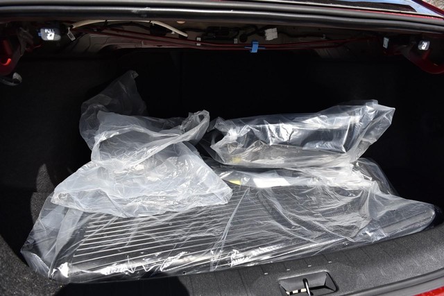 Nissan Sentra Vehicle Full-screen Gallery Image 25