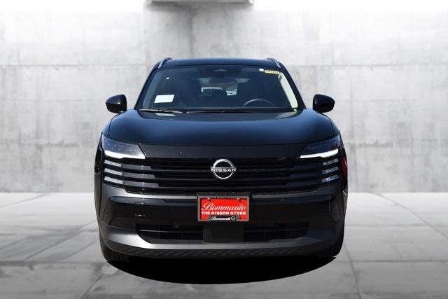 Nissan Kicks Vehicle Full-screen Gallery Image 4